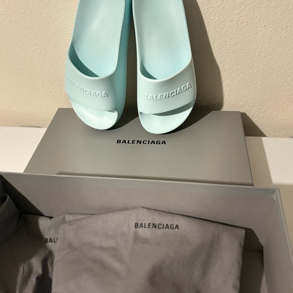 BALENCIAGA PLATFORM SLIDES! NEW WITH BOX & DUST BAGS! - Picture 11 of 12